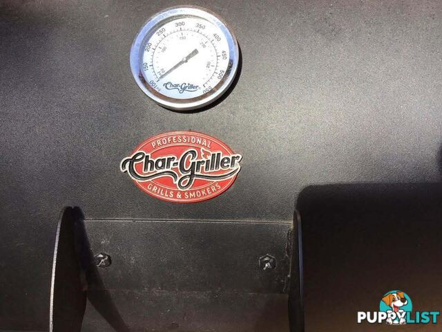 Professional Char-Griller Smoker + extras