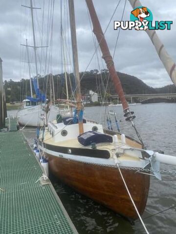 An Old Captivity & Traditional classic cutter.
