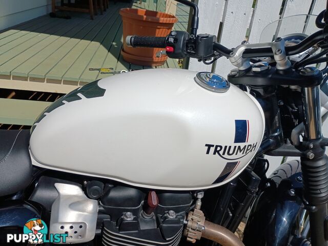 Triumph Street Twin 900