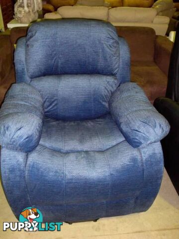 NEW ELECTRIC LIFT CHAIR REMOTE. MASSAGE AND HEAT. RENT $10.60PW