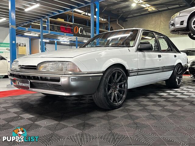 1986 HOLDEN COMMODORE SL VL 4D SEDAN