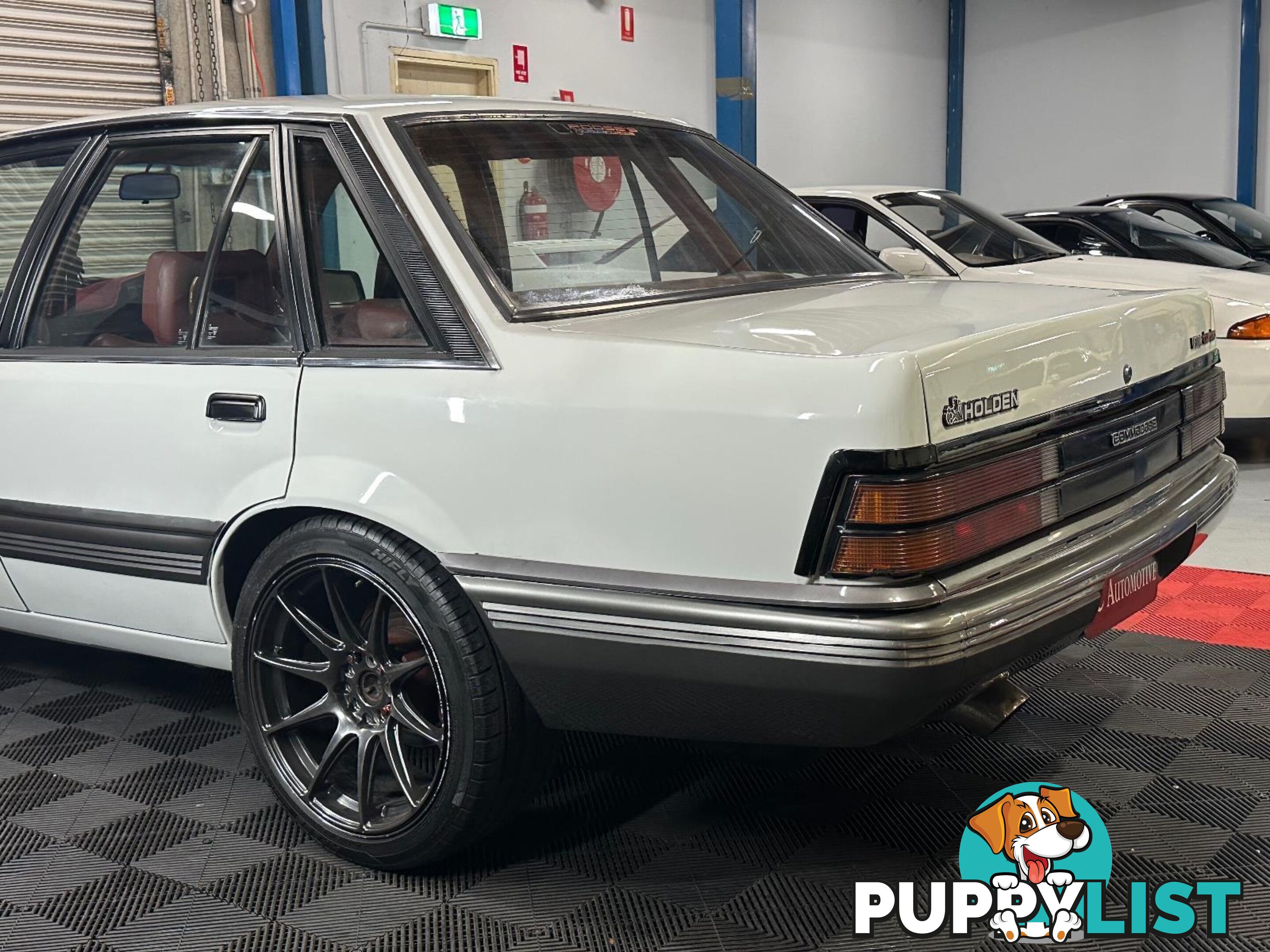 1986 HOLDEN COMMODORE SL VL 4D SEDAN