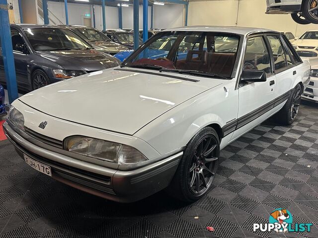 1986 HOLDEN COMMODORE SL VL 4D SEDAN