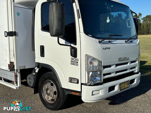 2013 ISUZU NPR 300 MEDIUM NH C/CHAS