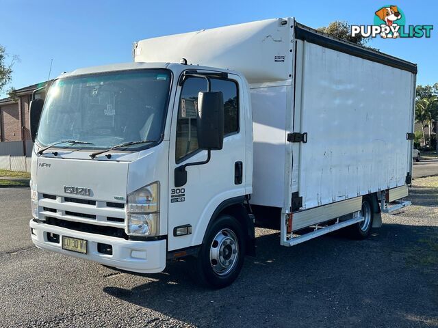 2013 ISUZU NPR 300 MEDIUM NH C/CHAS