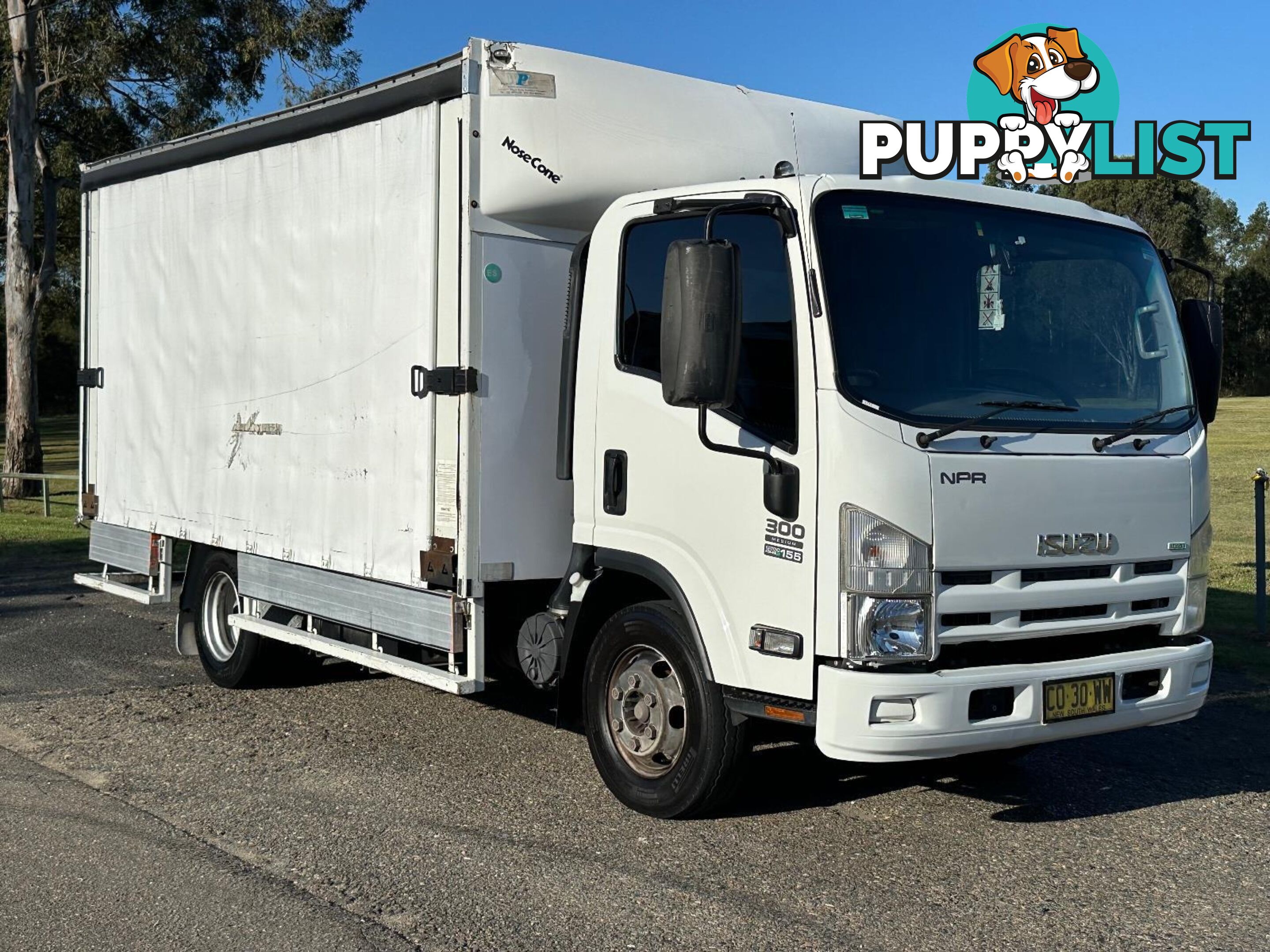 2013 ISUZU NPR 300 MEDIUM NH C/CHAS