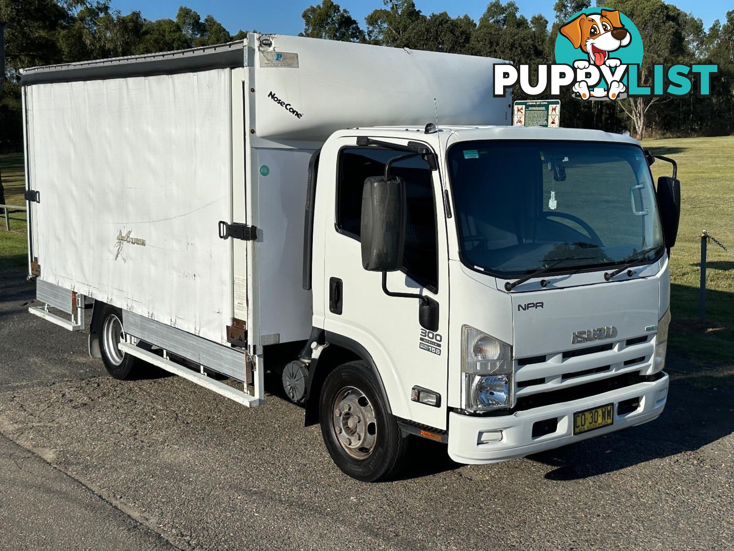 2013 ISUZU NPR 300 MEDIUM NH C/CHAS