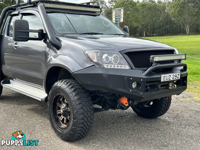 2010 TOYOTA HILUX SR (4x4) GGN25R 09 UPGRADE C/CHAS