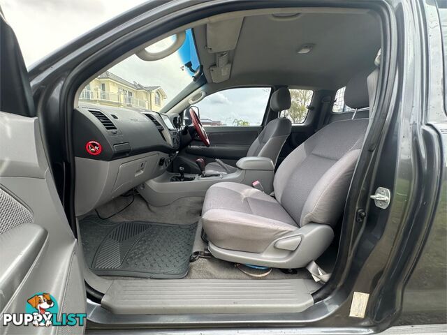 2010 TOYOTA HILUX SR (4x4) GGN25R 09 UPGRADE C/CHAS