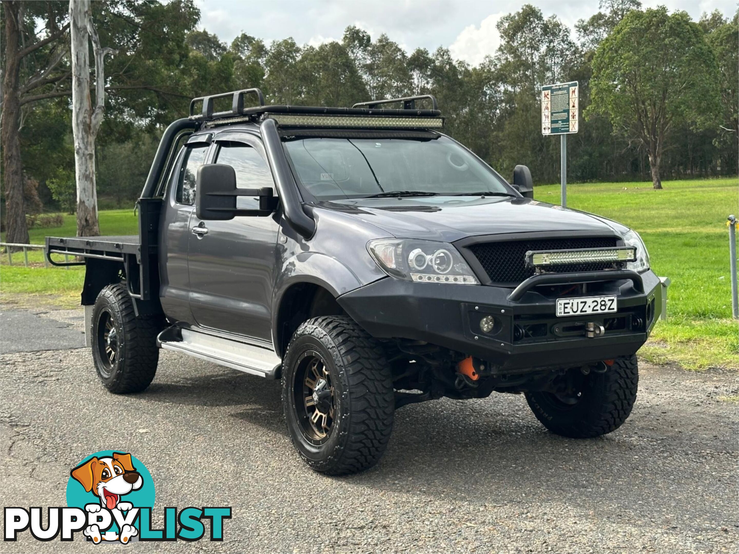 2010 TOYOTA HILUX SR (4x4) GGN25R 09 UPGRADE C/CHAS