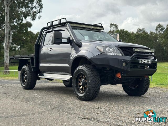 2010 TOYOTA HILUX SR (4x4) GGN25R 09 UPGRADE C/CHAS
