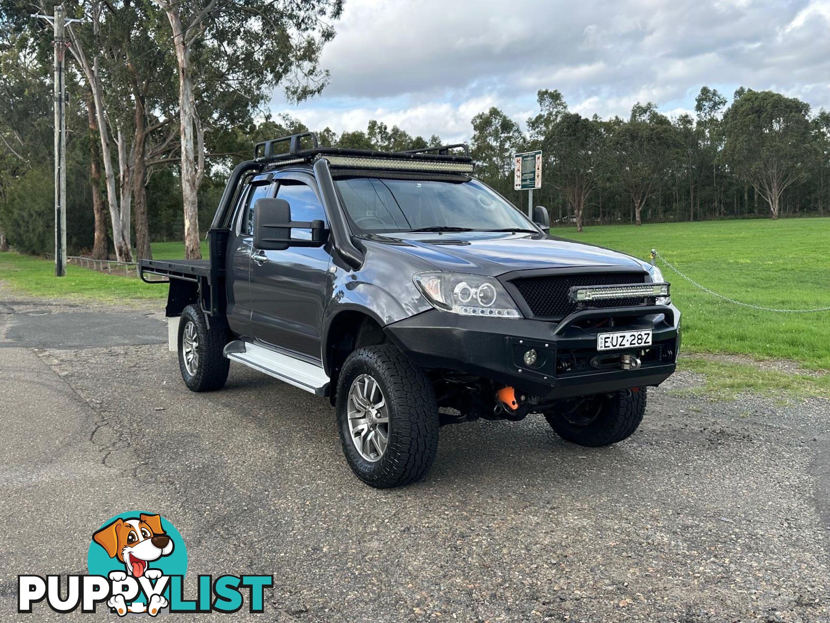 2010 TOYOTA HILUX SR (4x4) GGN25R 09 UPGRADE C/CHAS