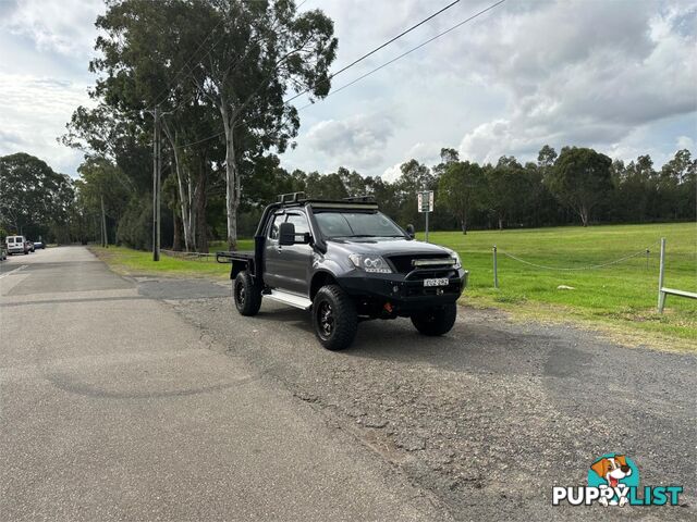 2010 TOYOTA HILUX SR (4x4) GGN25R 09 UPGRADE C/CHAS