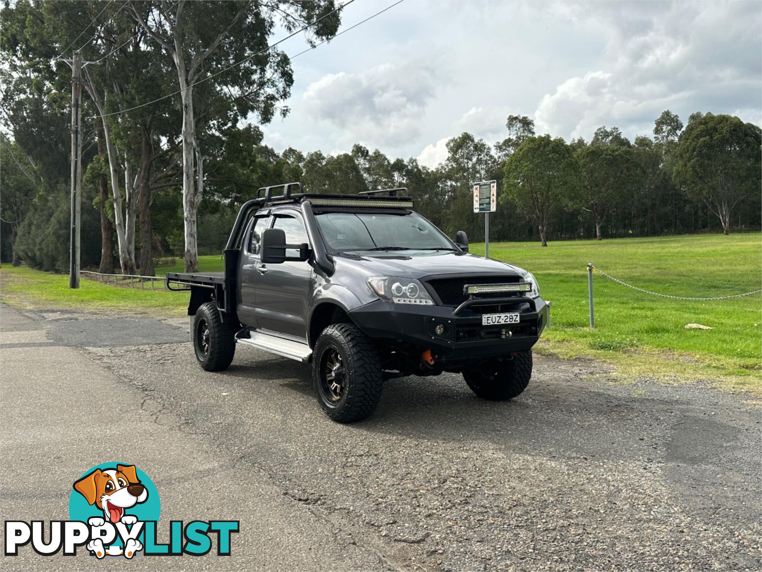 2010 TOYOTA HILUX SR (4x4) GGN25R 09 UPGRADE C/CHAS