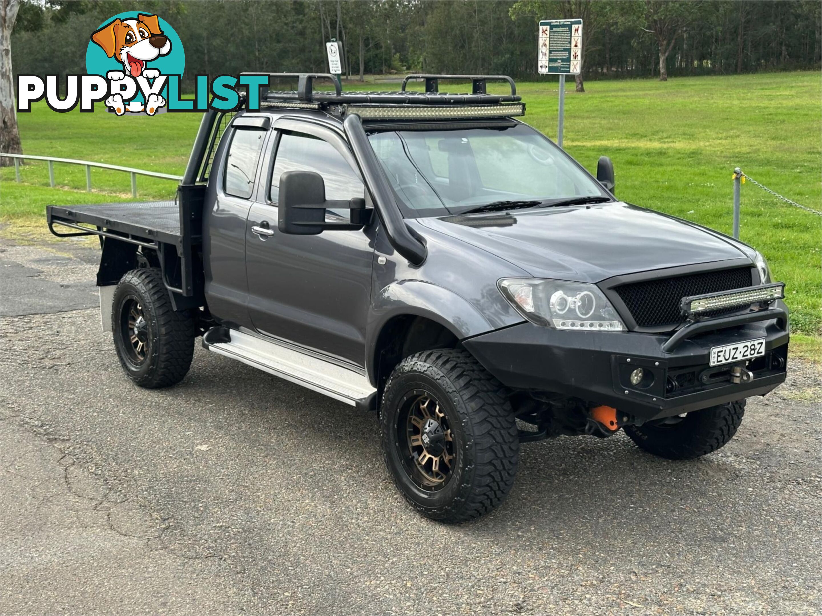 2010 TOYOTA HILUX SR (4x4) GGN25R 09 UPGRADE C/CHAS