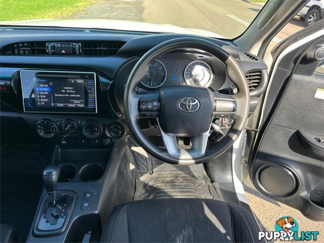 2015 TOYOTA HILUX SR (4x4) GUN126R DUAL C/CHAS