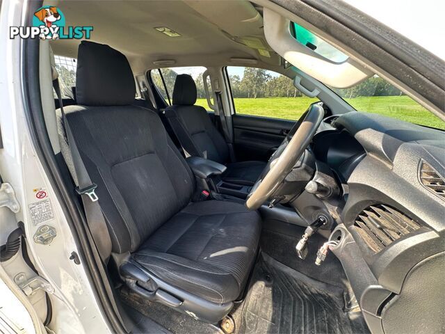 2015 TOYOTA HILUX SR (4x4) GUN126R DUAL C/CHAS