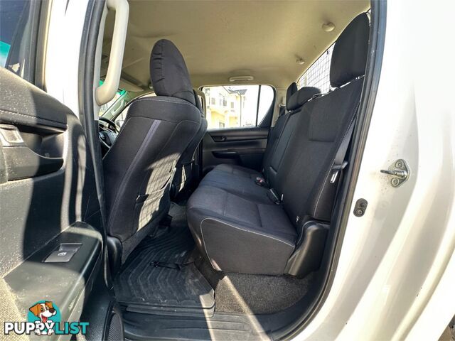2015 TOYOTA HILUX SR (4x4) GUN126R DUAL C/CHAS