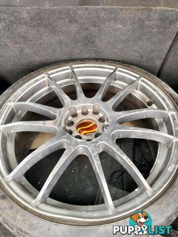 Multi stud 225/35R18 RDM
