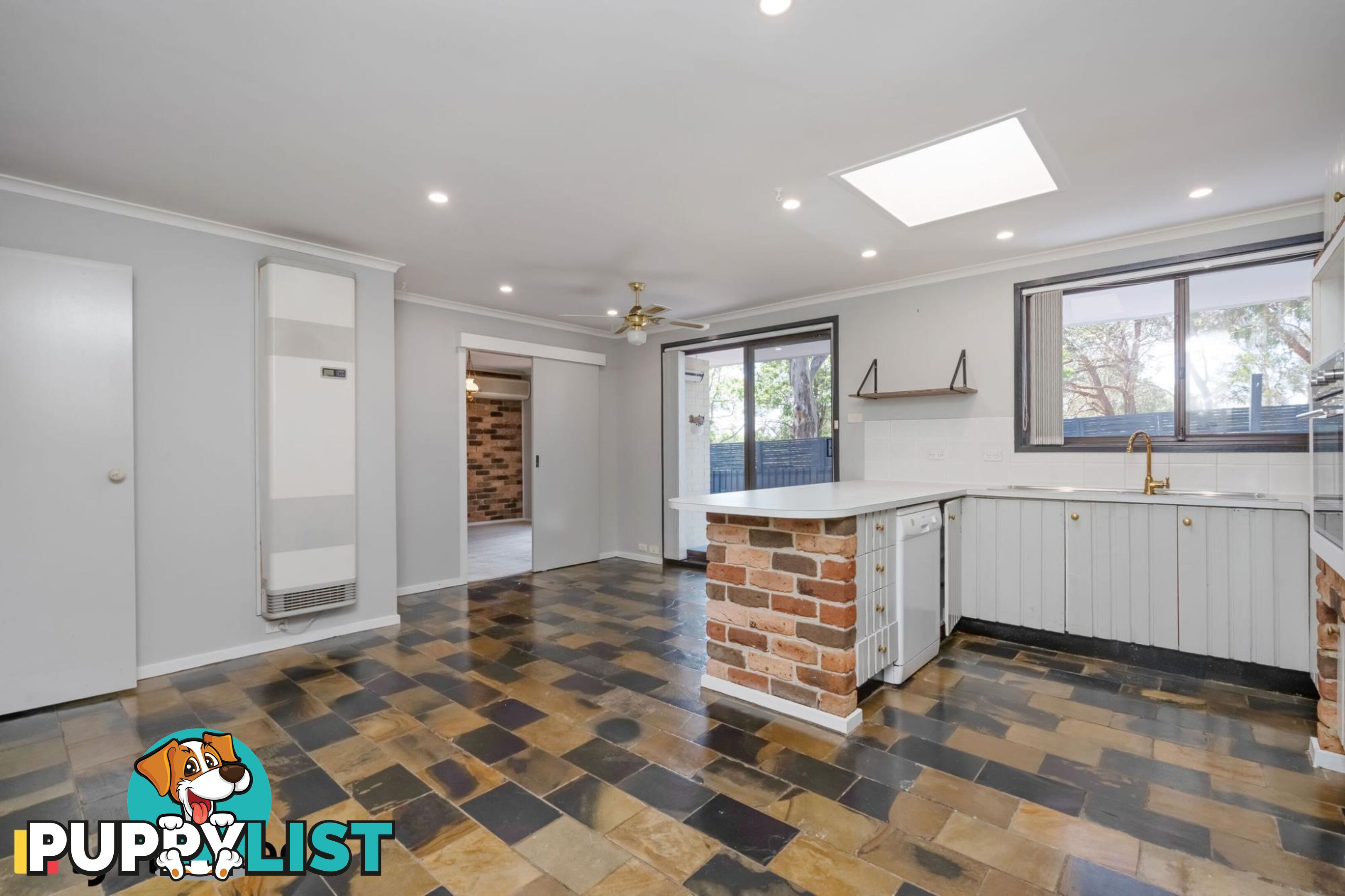 11 Brownlow Place HOLT ACT 2615