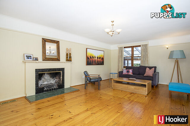 4 Schomburgk Street YARRALUMLA ACT 2600