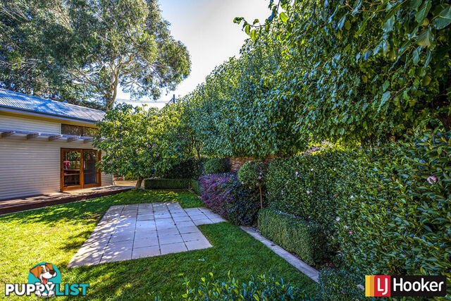 4 Schomburgk Street YARRALUMLA ACT 2600