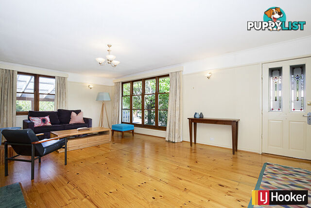 4 Schomburgk Street YARRALUMLA ACT 2600