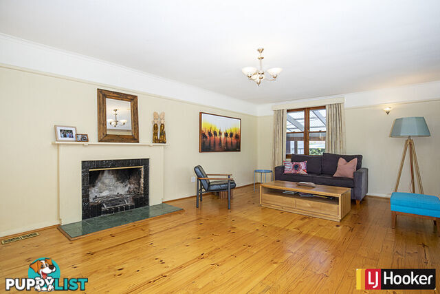 4 Schomburgk Street YARRALUMLA ACT 2600