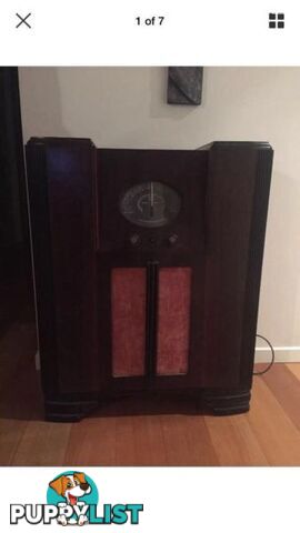 Antique valve radio vintage