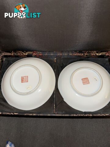 A pair of Famille-rose porcelain dish with curio object design