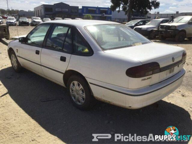 10/96, Holden, Commodore, Sedan