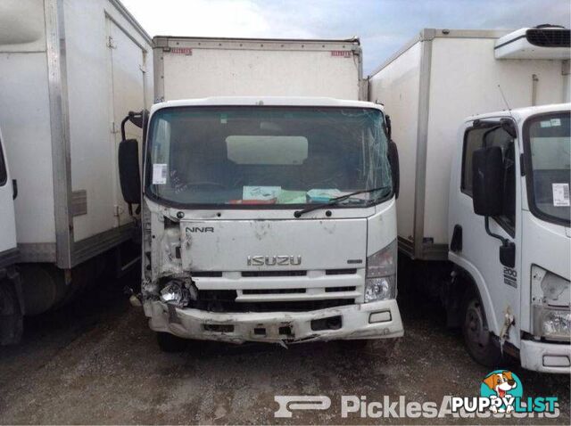 2010 Isuzu NNR 200 Medium 4 x 2 Pantech (Day Cab) Wrecking