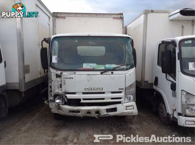 2010 Isuzu NNR 200 Medium 4 x 2 Pantech (Day Cab) Wrecking