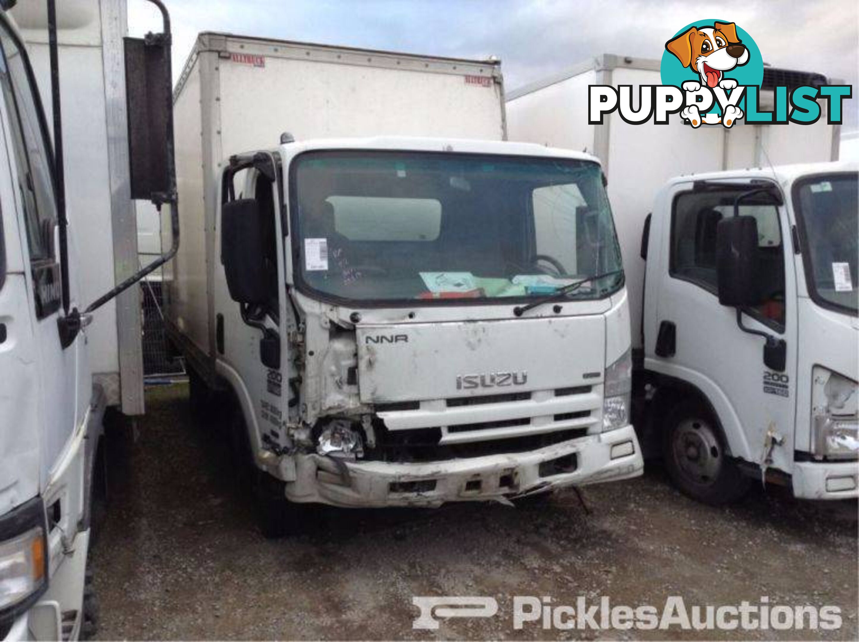 2010 Isuzu NNR 200 Medium 4 x 2 Pantech (Day Cab) Wrecking