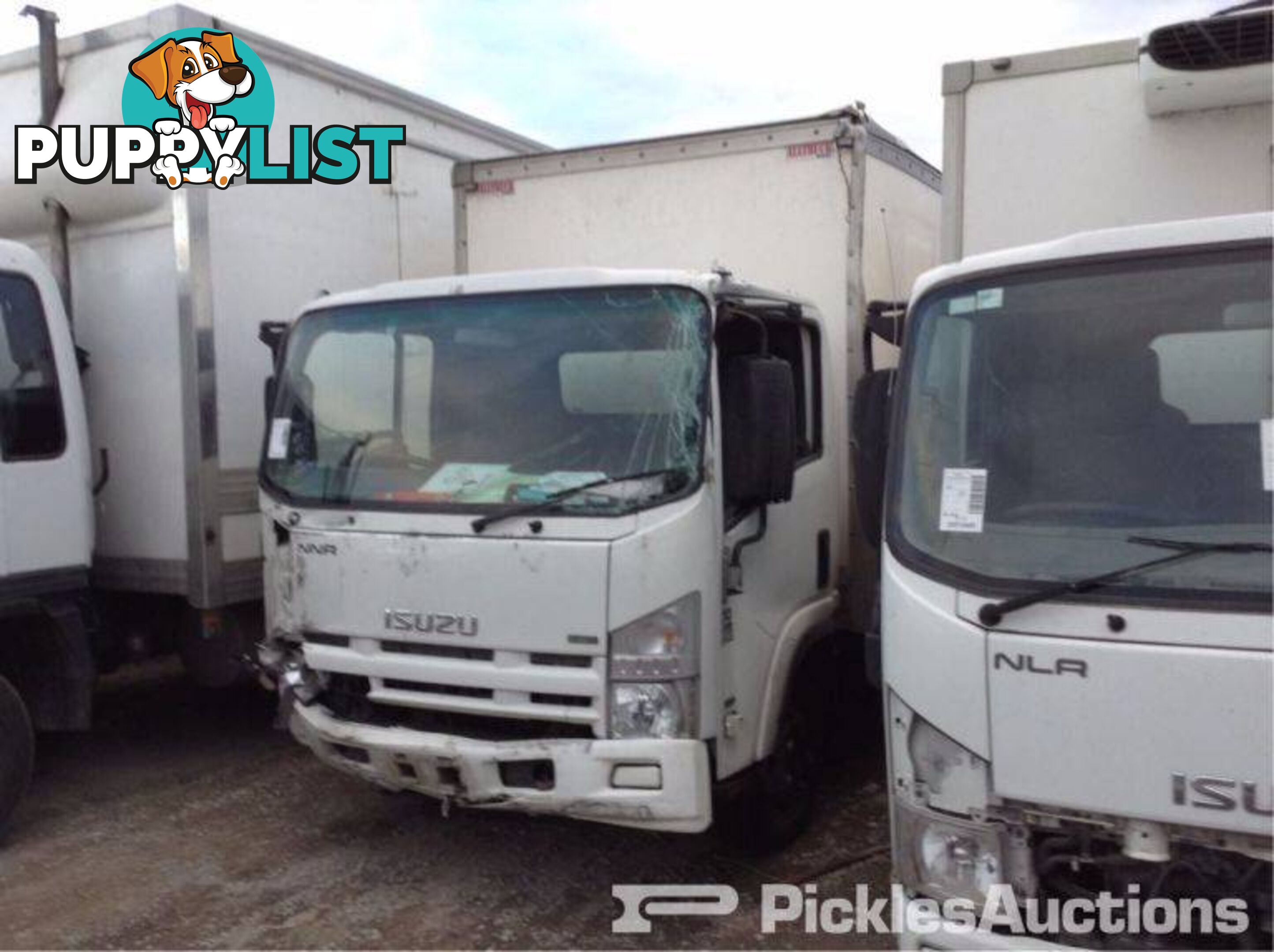 2010 Isuzu NNR 200 Medium 4 x 2 Pantech (Day Cab) Wrecking