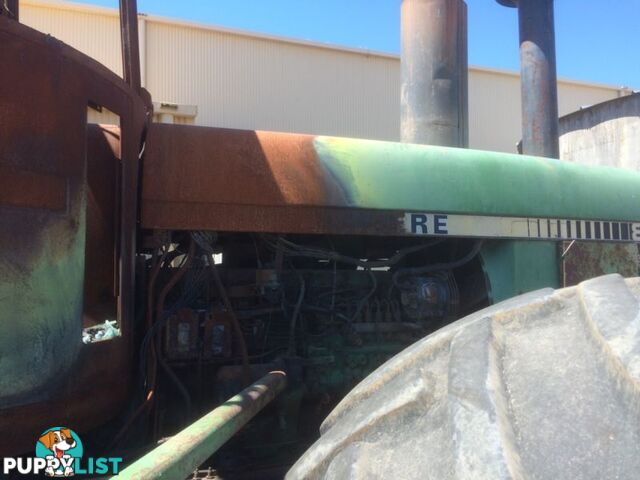 John Deere 8440 tractor now wrecking