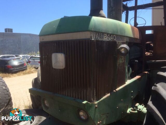 John Deere 8440 tractor now wrecking