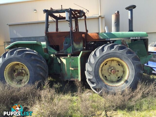 John Deere 8440 tractor now wrecking