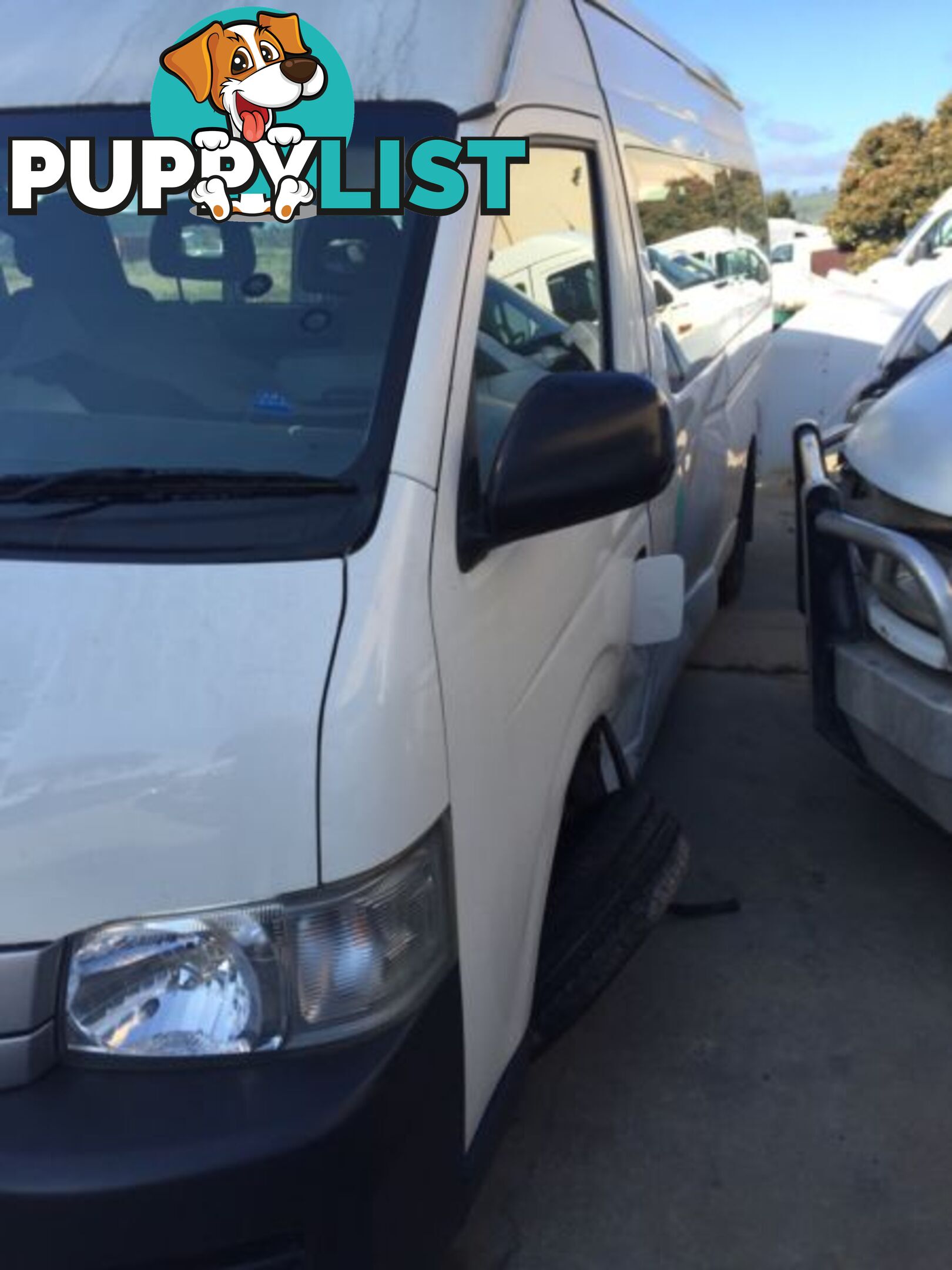 2008 Toyota Hiace Commuter 11 seater - now wrecking