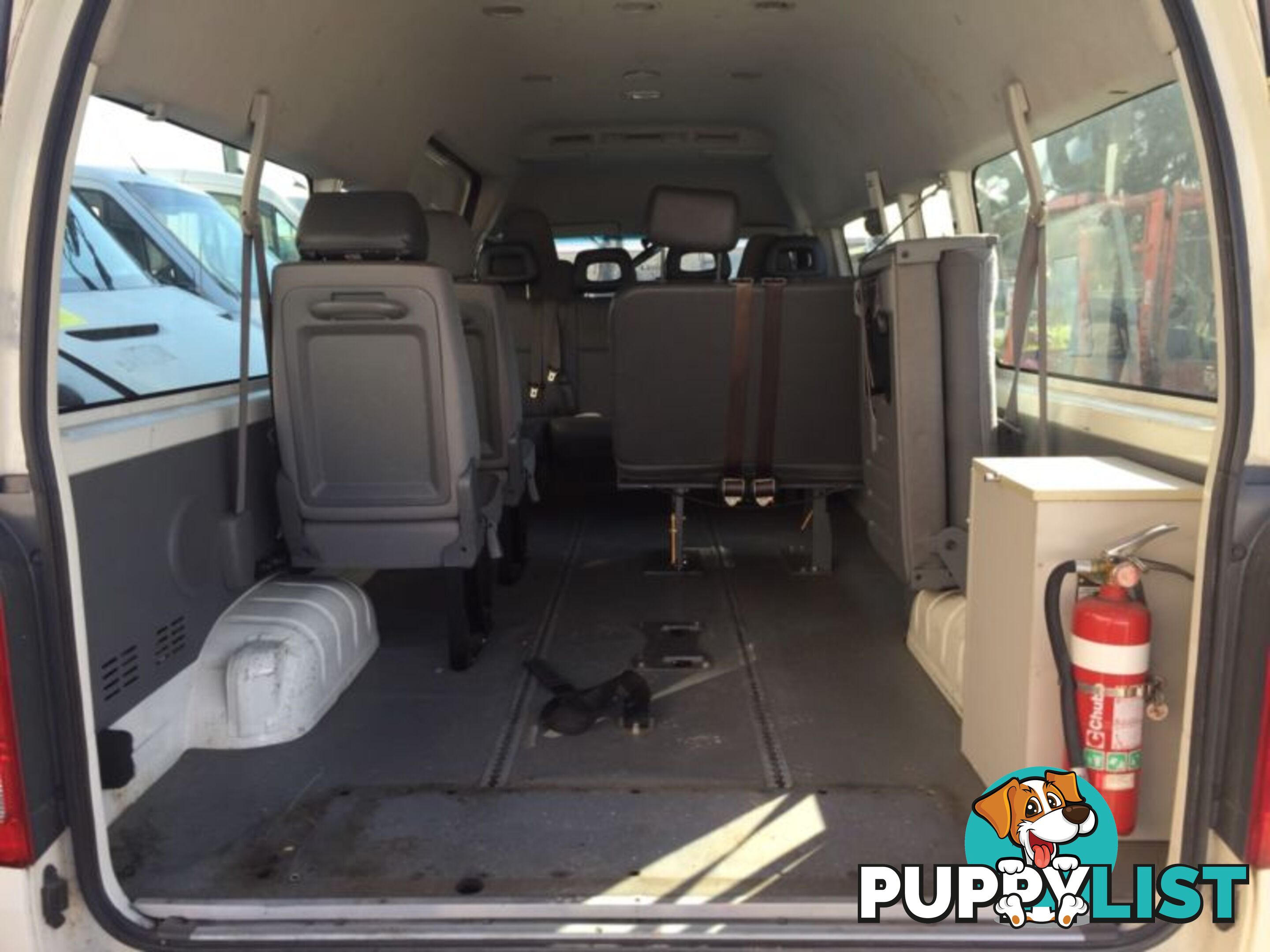 2008 Toyota Hiace Commuter 11 seater - now wrecking