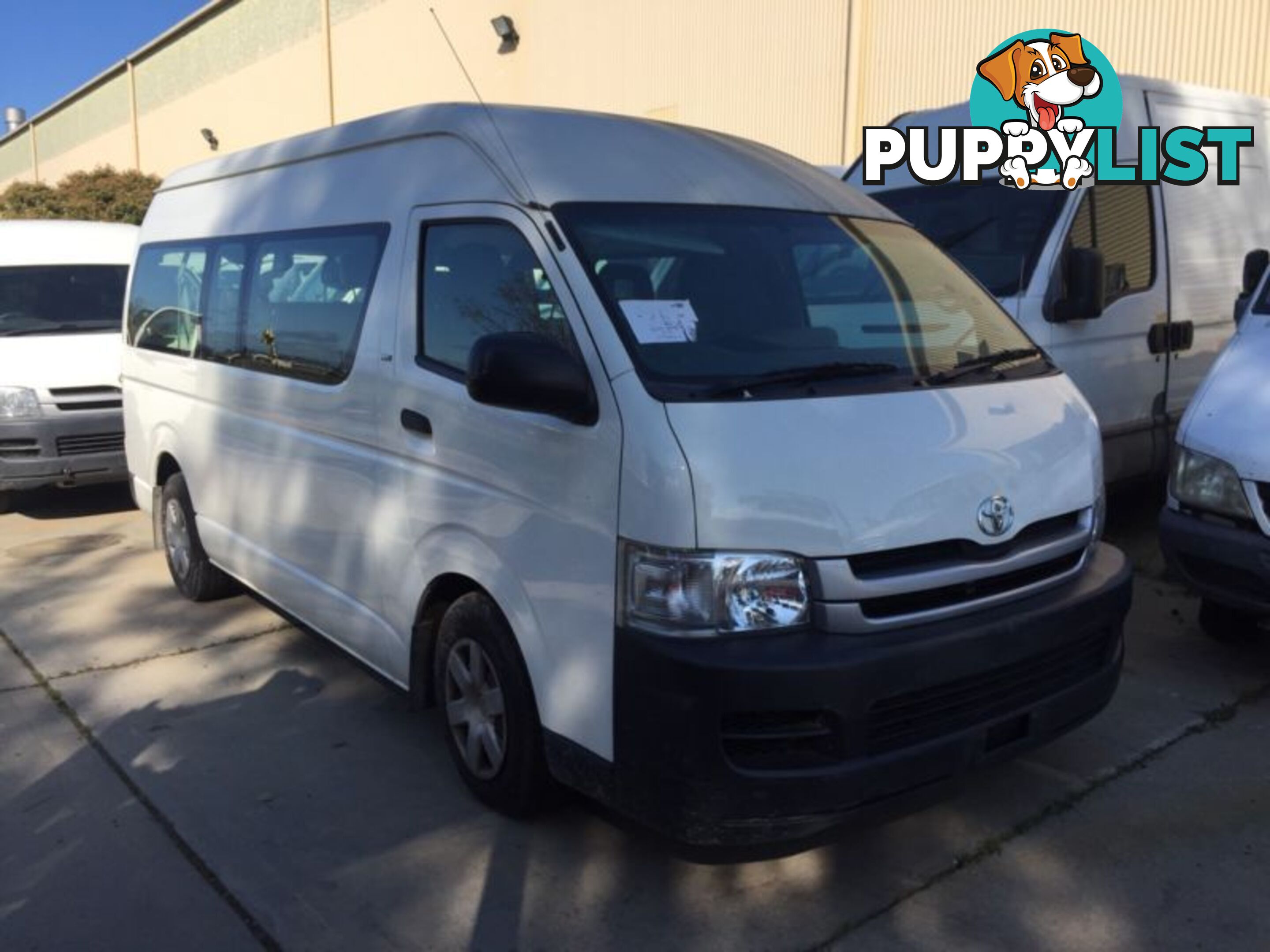 2008 Toyota Hiace Commuter 11 seater - now wrecking