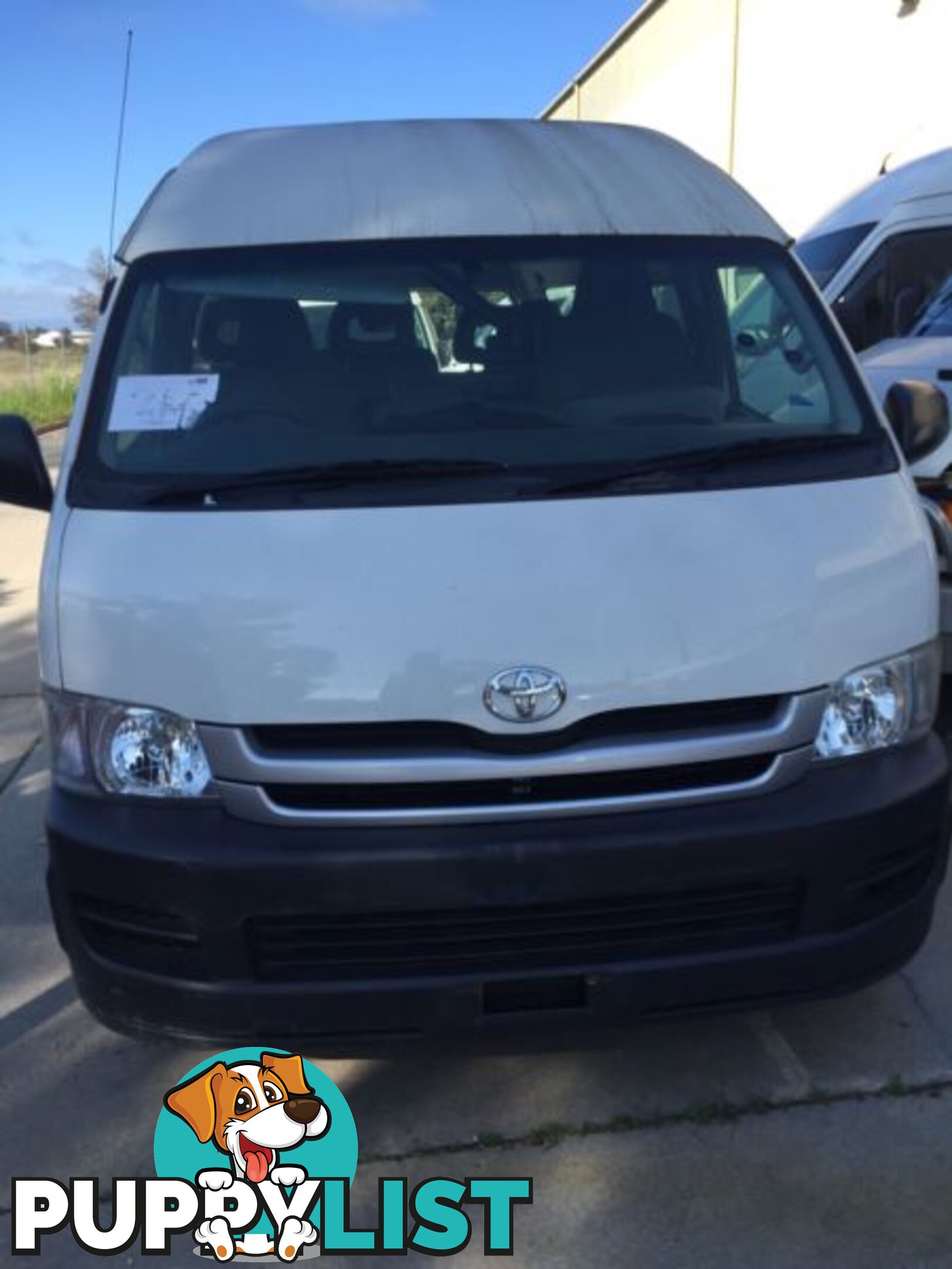 2008 Toyota Hiace Commuter 11 seater - now wrecking