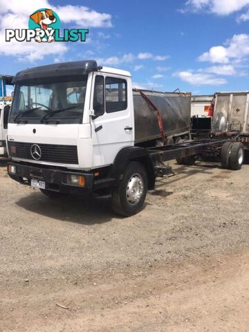 1993 Mercedes-Benz 1517 Metro Class Cab Chassis