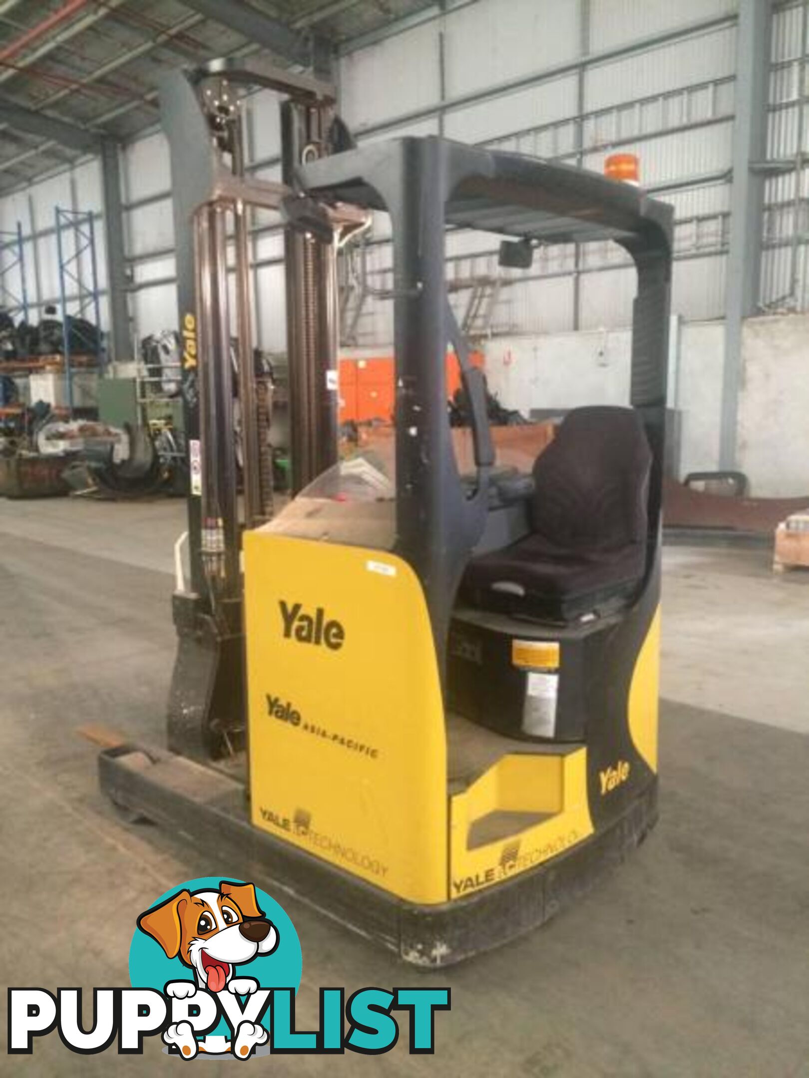 2010 YALE FORK LIFT