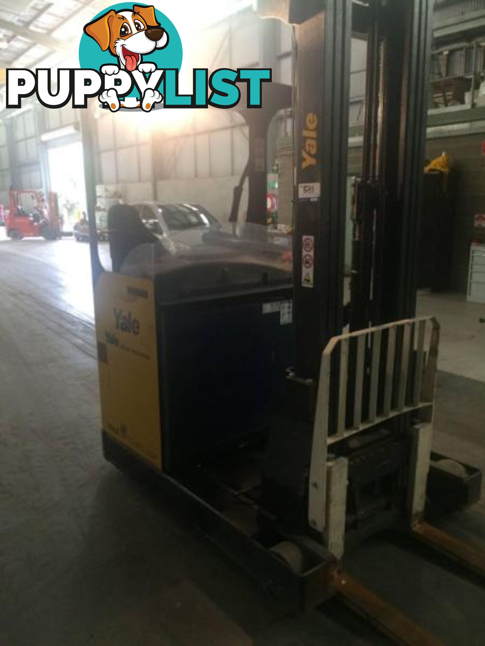 2010 YALE FORK LIFT