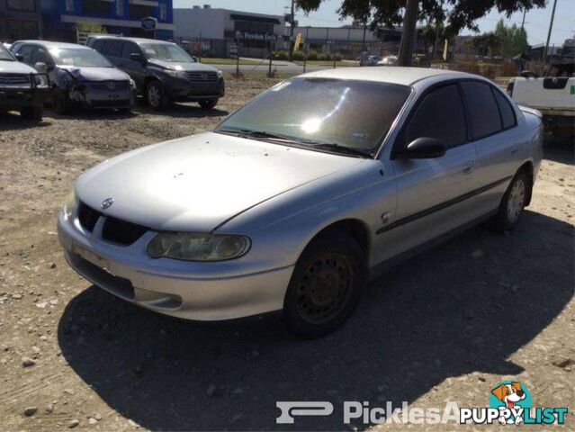 04/01, Holden, Commodore, Sedan Wrecking Now