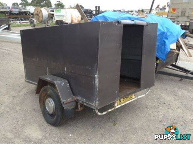 No C/P, Unbranded, Enclosed Box Trailer