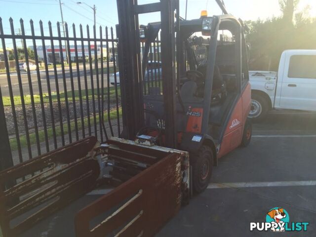 Linde H 25 forklift with clamp