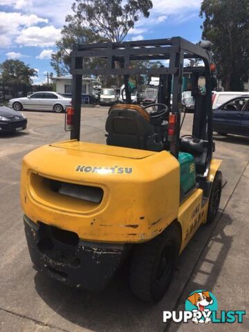 Komatsu fork lift petrol 6 cyl