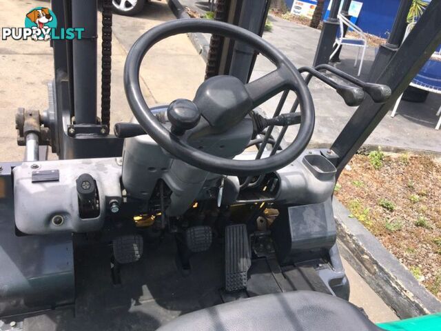 Komatsu fork lift petrol 6 cyl